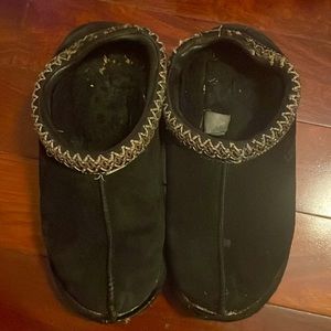 UGG Tasman Slipper in black - size 9